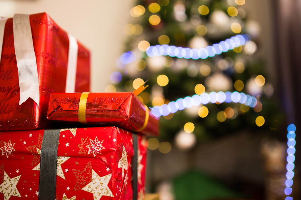 Buy gifts with the specific recipient in mind. credit: Pexels pixabay com